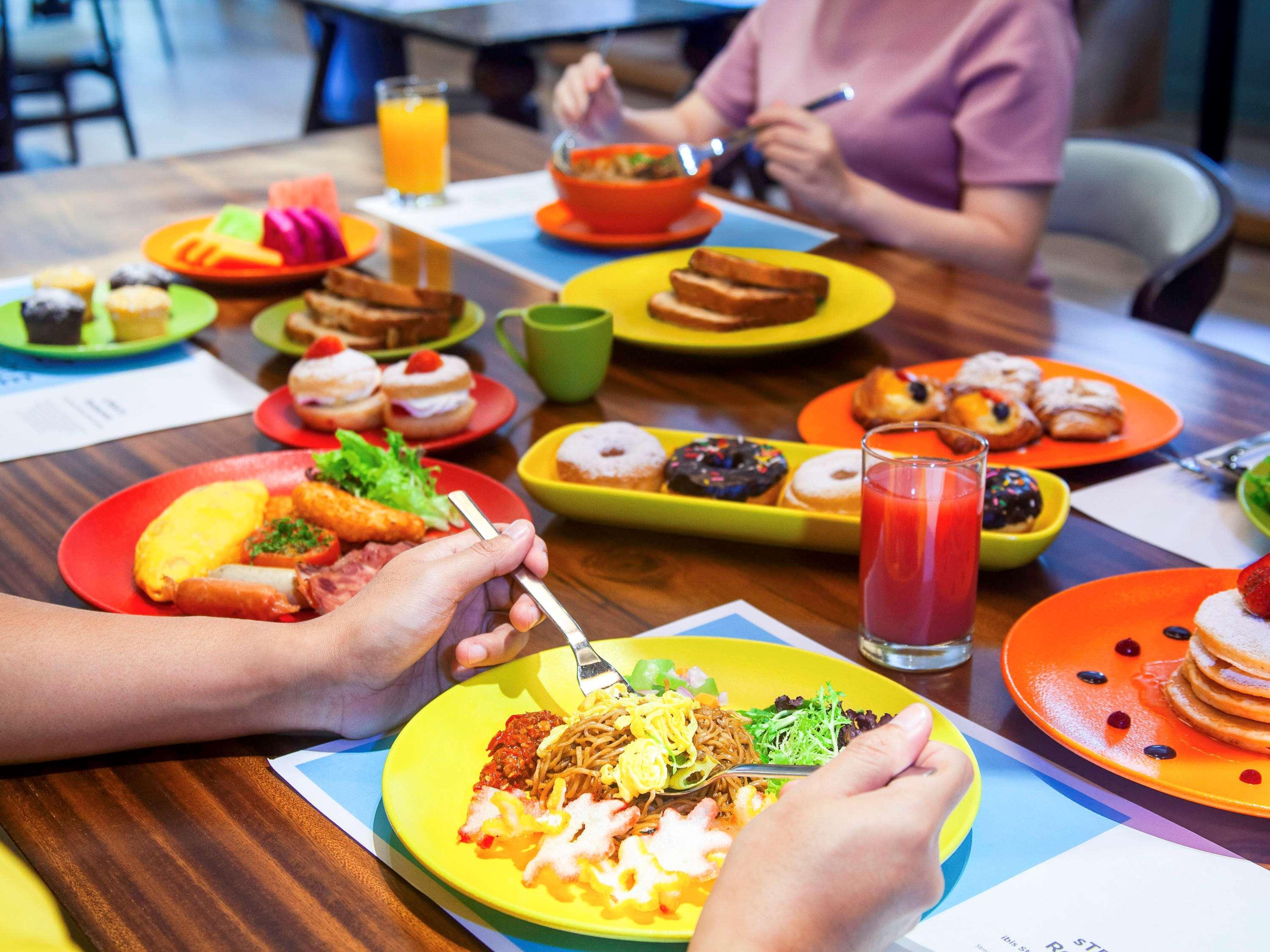 Ibis Styles Bandung Grand Central Buitenkant foto