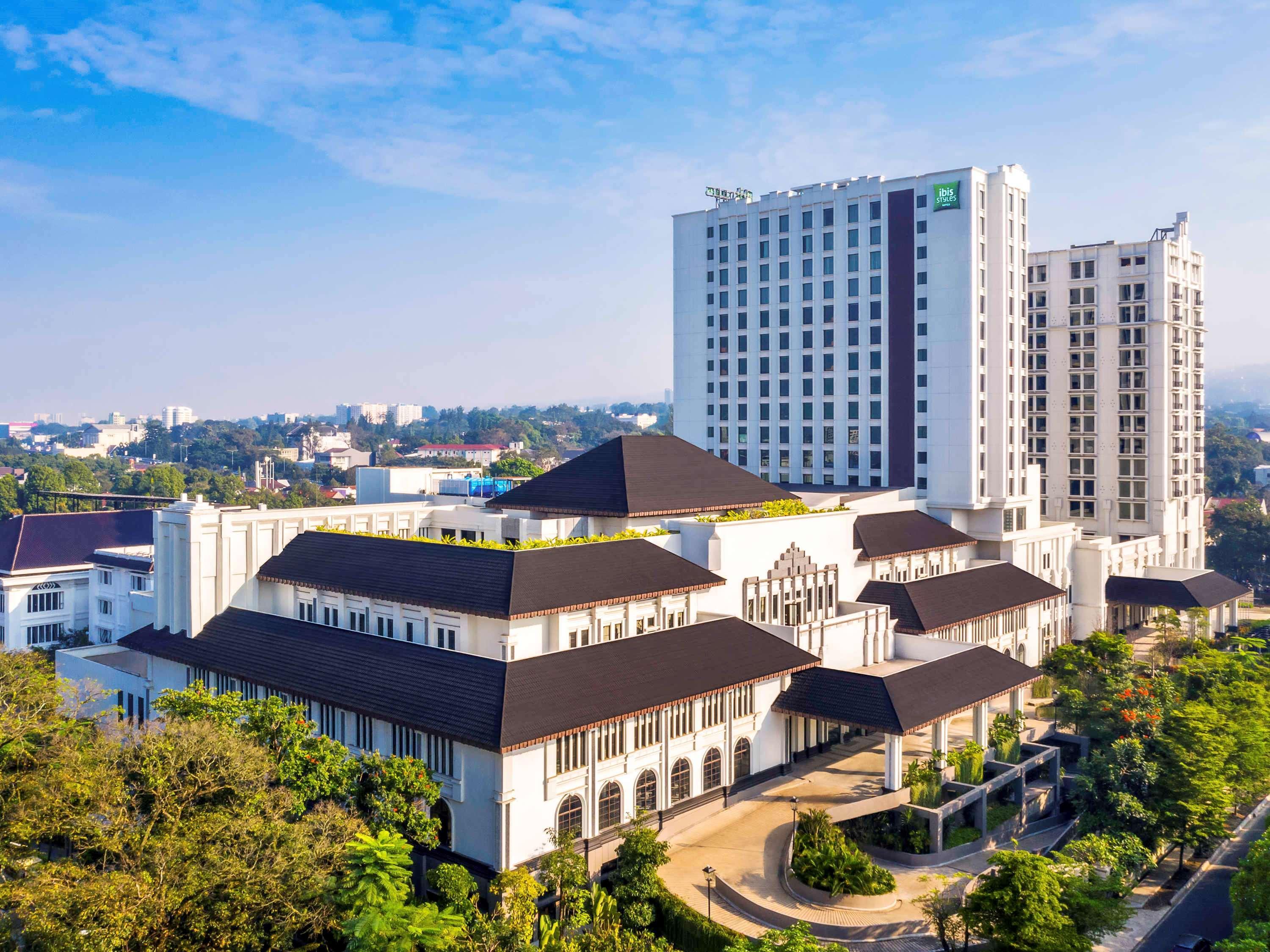 Ibis Styles Bandung Grand Central Hotel Buitenkant foto