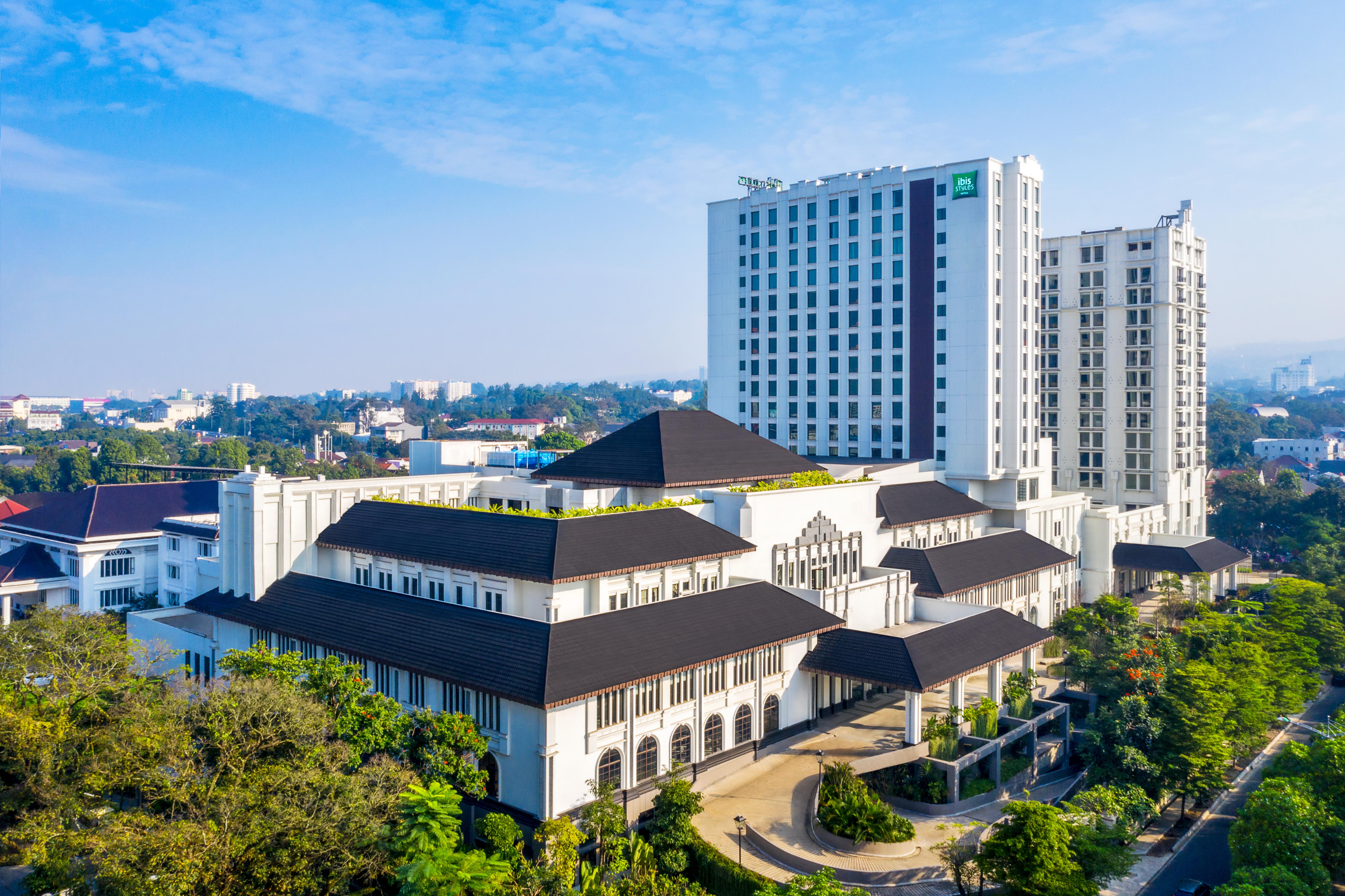 Ibis Styles Bandung Grand Central Hotel Buitenkant foto